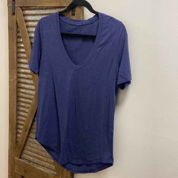 Lululemon || deep V blue tee - Picture 1 of 5